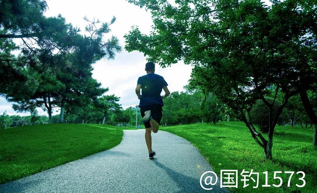 两公里跑步要用多少分钟,两公里开车要用多少分钟时间