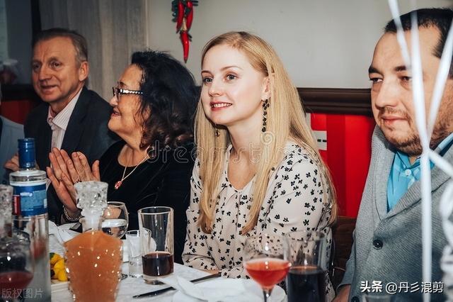 舅舅的老婆叫什么河南话，舅舅的老婆用河南话怎么说